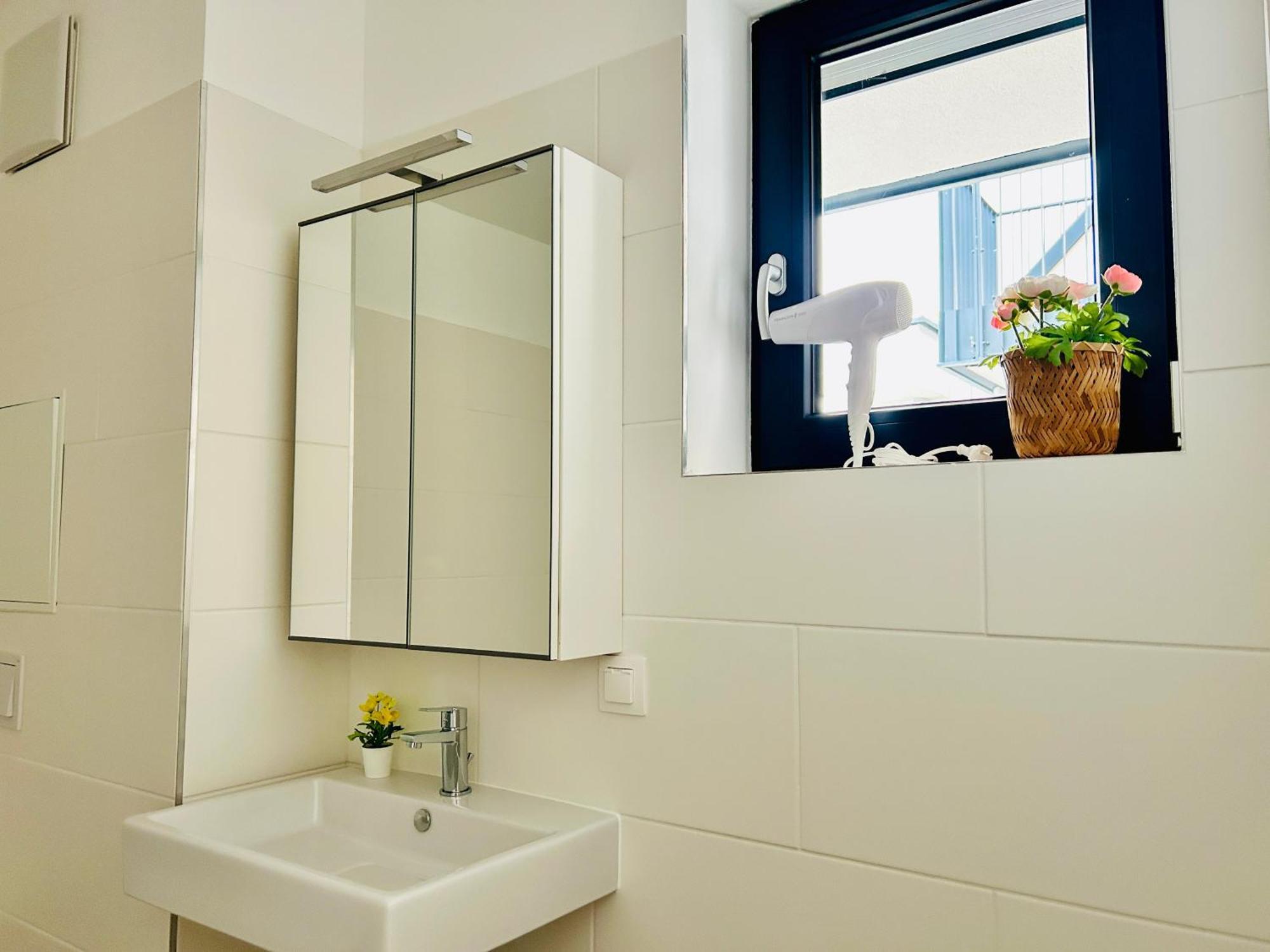 Modern Apartment With Balcony & Free Parking - Nearby Metro Viyana Dış mekan fotoğraf