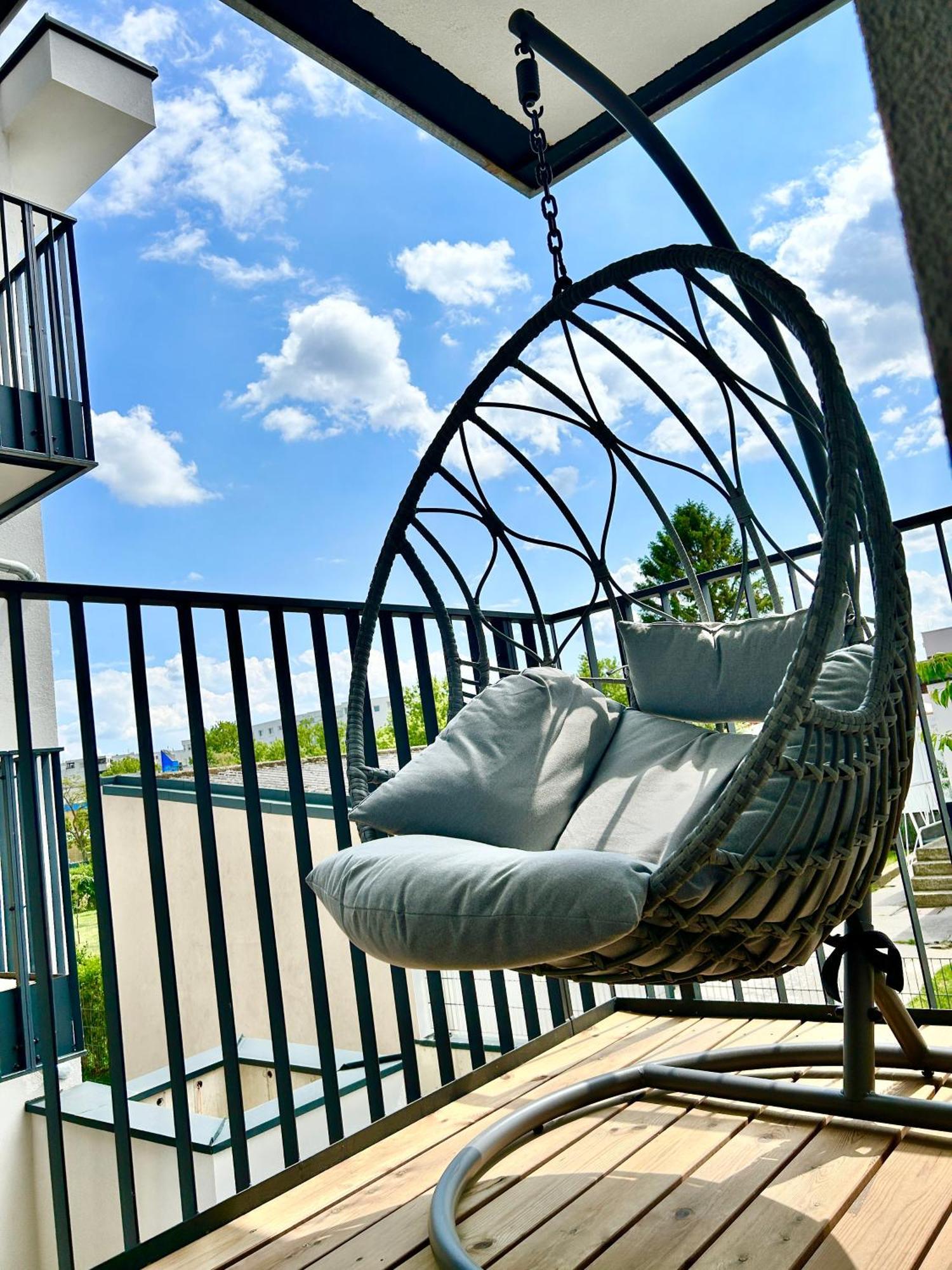 Modern Apartment With Balcony & Free Parking - Nearby Metro Viyana Dış mekan fotoğraf